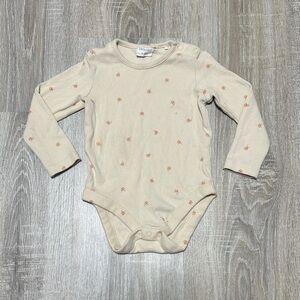 Ribbed Long-Sleeve Baby One-Piece in Cream with Tiny Floral Dots